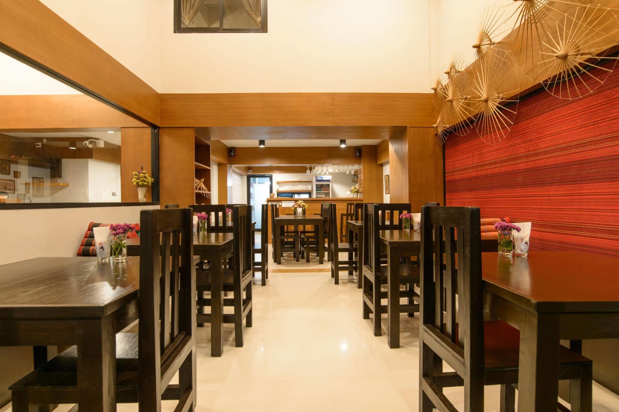 Little Lanna Guesthouse Чиангмай Екстериор снимка