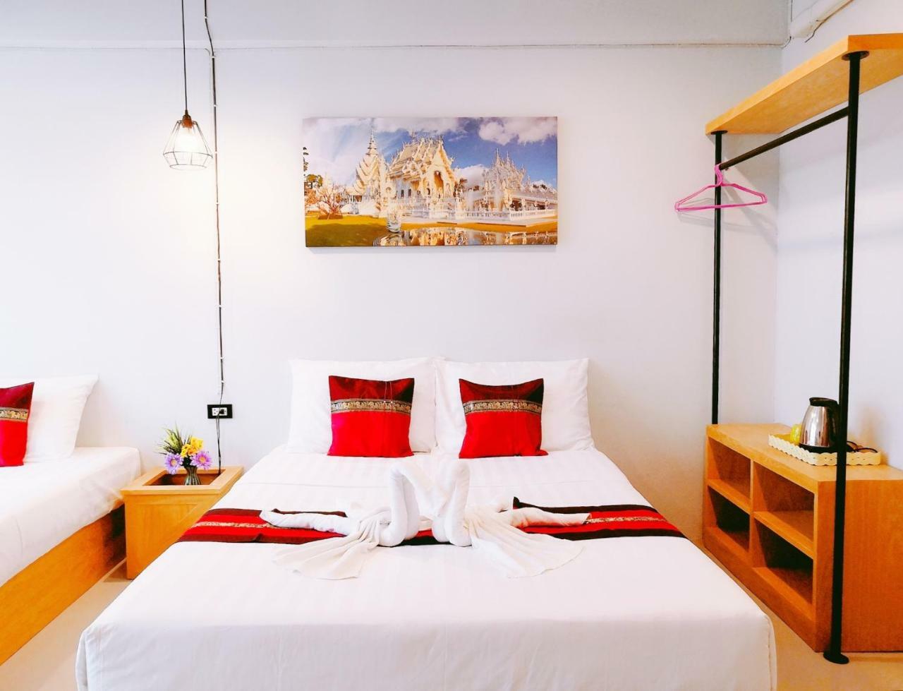 Little Lanna Guesthouse Чиангмай Екстериор снимка