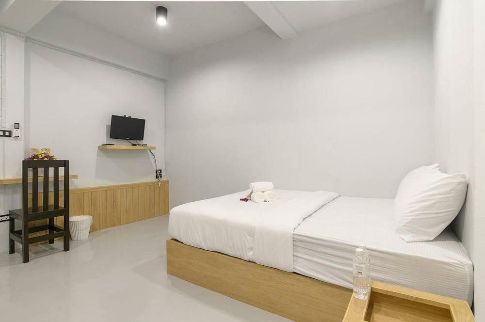 Little Lanna Guesthouse Чиангмай Екстериор снимка