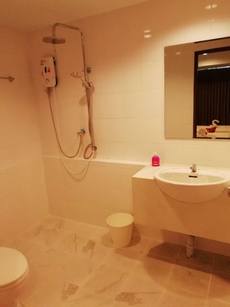 Little Lanna Guesthouse Чиангмай Екстериор снимка